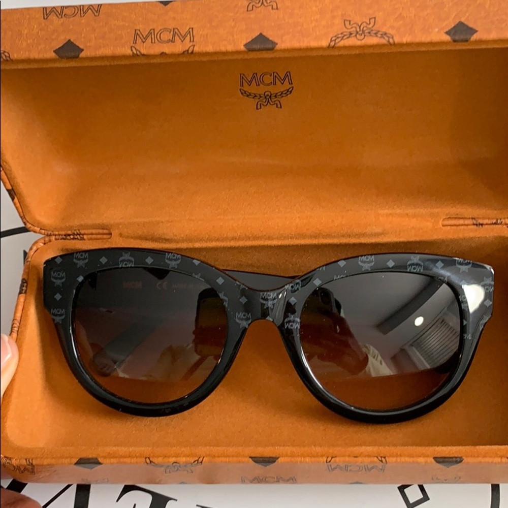 💥SOLD💥MCM sunglasses